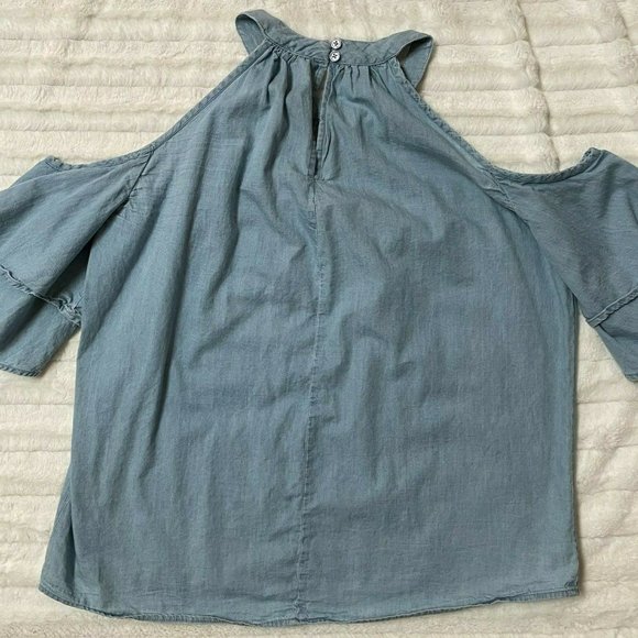 Charlotte Russe Cold Shoulder Chambray Top - Picture 3 of 5